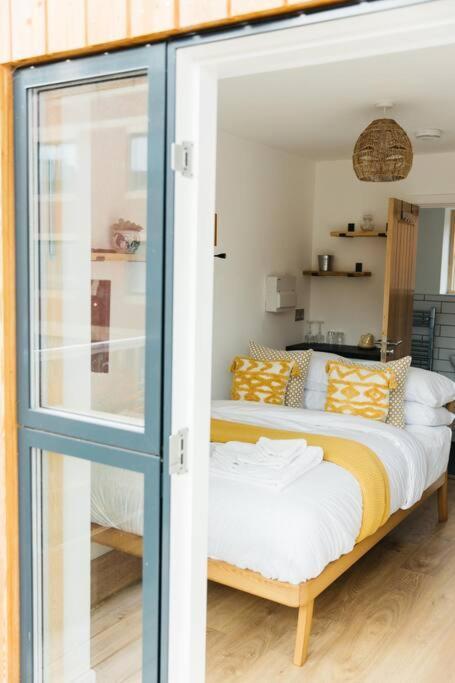 Carmen Eco-Pod / Treehouse, Close To Cabot Circus Bristol Buitenkant foto